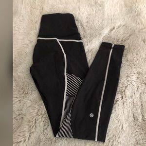Lululemon EUC Channel Your Energy tight size 6